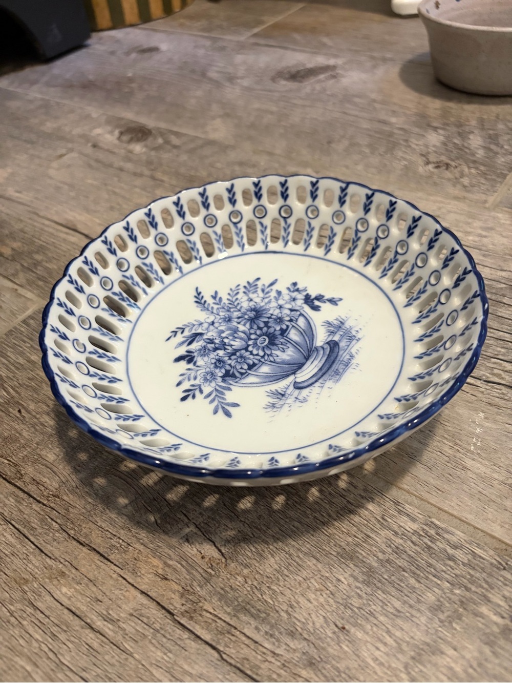 NWOT Blue and White Decorative Ceramic Serving Bowl